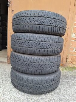 225/60r18 Pirelli RFT