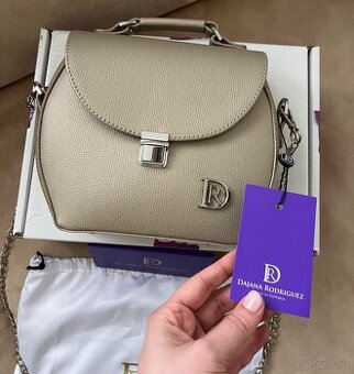 Nová kožená kabelka Dajana Rodriguez s visačkou
