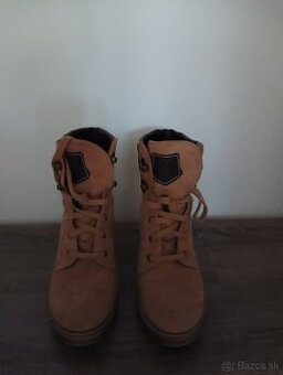 2x čižmy:členkové z brús. kože 40, vysoké čierne 39