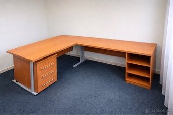 Kancelársky rohový stôl – zachovalý