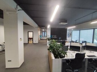 Polyfunkčný priestor s parkovaním v Nitre