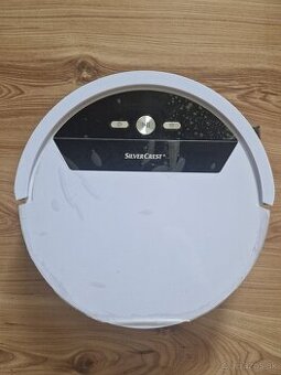 Robotický vysávač Silvercrest s funkciou umyvania podlahy