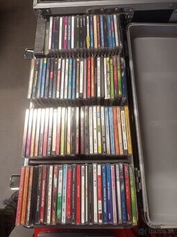 Predám dva kufre originálne cd