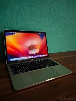 MacBook Pro 2017 | i5 • 8GB • 256GB SSD