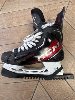 CCM Jetspeed FT870 8,5 Regular