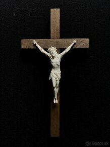 Klasický kríž (krucifix) s tradičným korpusom - 1