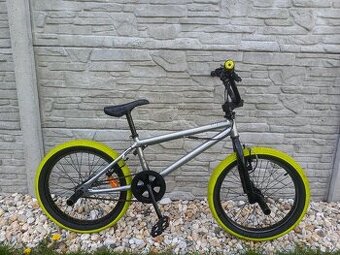Bicykel BMX 520 wipe 20"