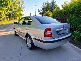 ŠKODA OCTAVIA TOUR 1.6 75KW