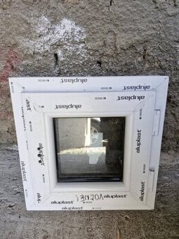Plastové okno 45x45
