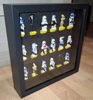 ponúkam vitrínu v peknom stave na lego