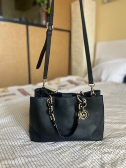 Cierna kabelka michael kors