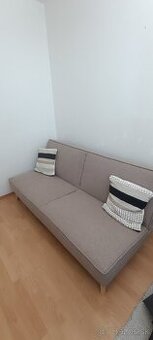 Hnedý rozkladací gauč