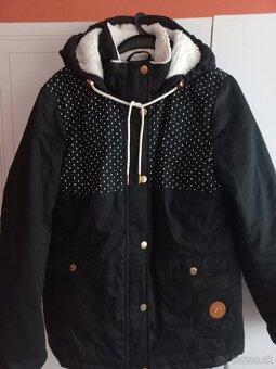 Damska cierna bunda č.44
