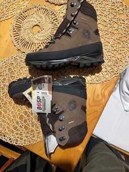 B.o.s.p Ural pro 40. Turistická obuv