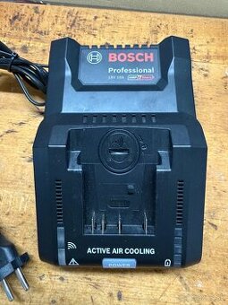 Predam inteligentnu rychlonabijacku Bosch GAL 18V-160 C