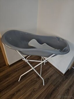 Detská vanička so stojanom na kúpanie