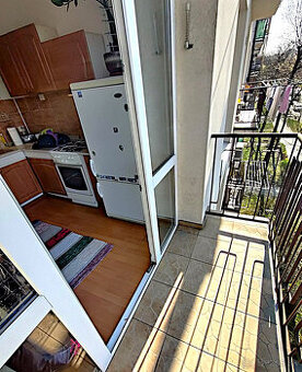 Tehlový 2 izbový, blízko Centra, Hlinkova, OV, balkón, voľný