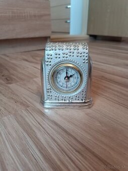 Retro dekoratívne quartzové stolové hodiny