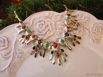 Ponúkam krásny dámsky strieborný náhrdelník osádzaný prírodn