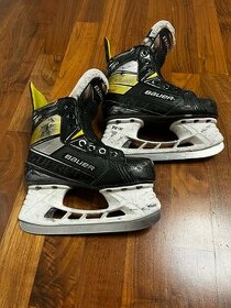 Hokejové korčule Bauer Supreme 3 S, veľ. 1 D
