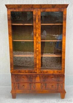 Vitrina / knižnica Biedermeier