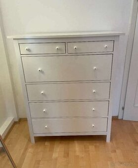 Hemnes IKEA komoda 6 zásuvkova biely lesk