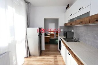 VEĽKÝ 1-IZB. BYT S PARKOVACÍM MIESTOM A PREDZÁHRADOU V NOVO