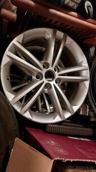 Insignia A, disky 5x120, R18