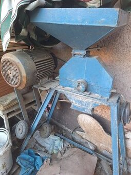 Predám srotovnik. 5kw. Motor.