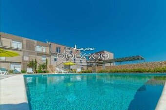 POVLJANA - dvojizbový apartmán - 1. rad k moru