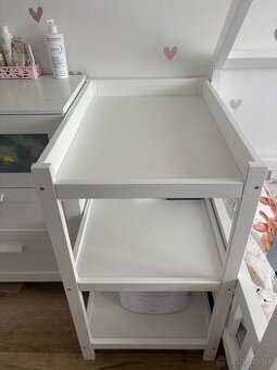 Prebalovací pult