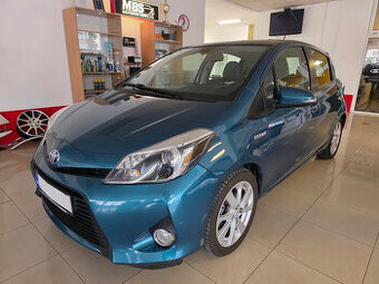 TOYOTA YARIS 1.5 CVT Hybrid, automat r.2013