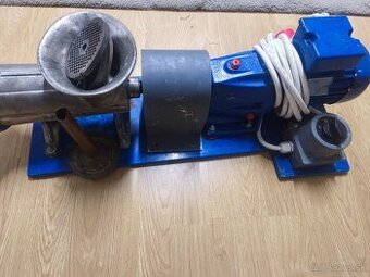 Predám mlynček na mäso 32