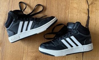 Čierne vyššie tenisky Adidas č. 32