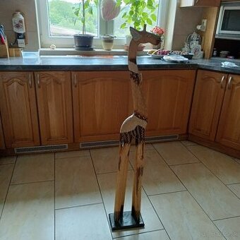 Predám drevenú žirafu + druhá zdarma