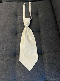 Svadobná vesta s kravatou