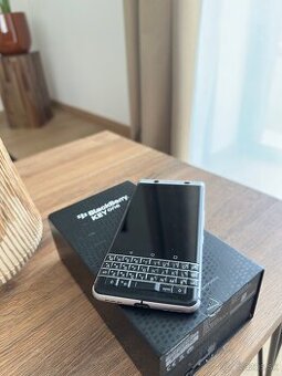 Blackberry KEYone - 1