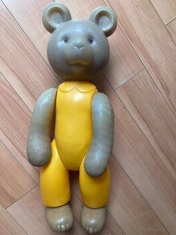 retro hracka medvedik