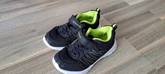 Tenisky, topánky, papuče, slip on, gumáky – rôzne veľkosti