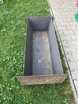 Kovový žlab