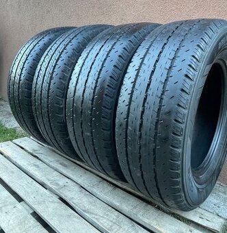 Nokian 235/65 R16C 4x=200e