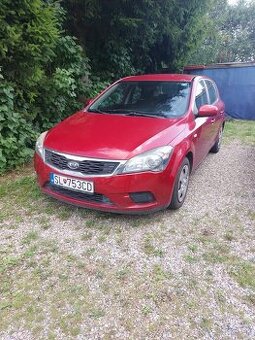 Kia Ceed 1,4 benzín 2011