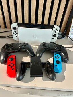 Predám Nintendo Switch OLED s hrami a príslušenstvom