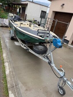 Predám laminátový čln, motor, elektromotor, vozík, sonar