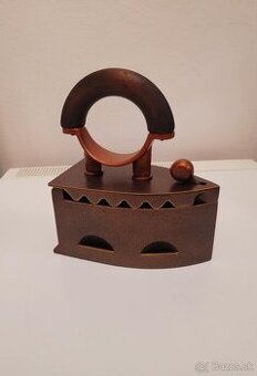 Starožitná žehlička