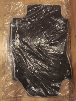 koberčeky do auta Toyota RAV4.