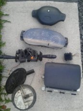 Páčky smerovk airbag tacho renault clio 1.9 47 kw r.v 2001