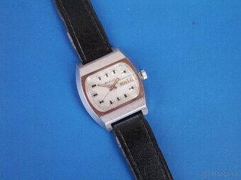 Hodinky Raketa dvojdátum.