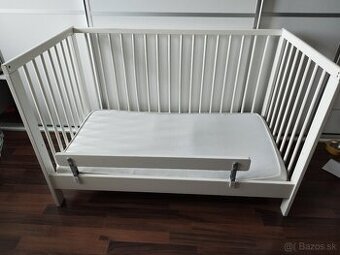 Postieľka IKEA + zábrana + matrac