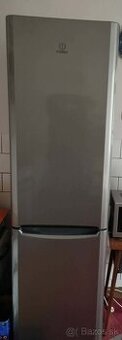 Chladnička z mrazničkou značka indesit